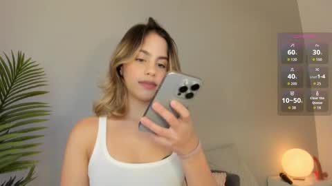 VALENTINA  online show from October 7, 11:45 pm