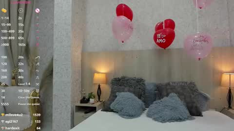 Snapshot of valentina_robertson chatting on February 20, 1:36 am online show from February 20, 1:36 am