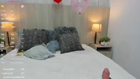 Snapshot of valentina_robertson chatting on February 22, 1:11 am online show from February 22, 1:11 am