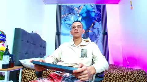 valentina_y_sneiderr online show from March 25, 7:42 pm