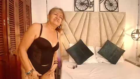 Snapshot of valentinadiazz1 chatting on March 5, 7:27 pm Ana online show from March 5, 7:27 pm