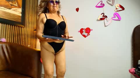 Ana online show from September 22, 7:18 pm