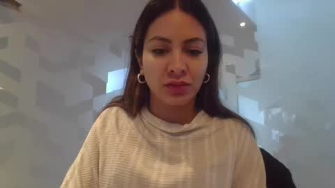 valentinaseleni24 online show from May 18, 2:01 pm