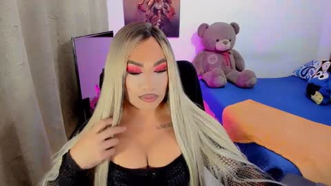 Snapshot of valentinaxqueen chatting on February 7, 9:48 pm online show from February 7, 9:48 pm