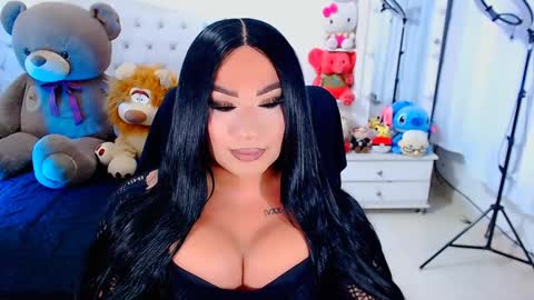 Snapshot of valentinaxqueen chatting on December 4, 1:30 am online show from December 4, 1:30 am