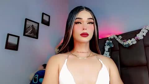 Snapshot of valentinne_marian chatting on September 11, 9:21 am Marian online show from September 11, 9:21 am