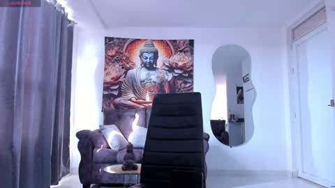 Snapshot of valentino_dossantos chatting on January 22, 8:49 pm online show from January 22, 8:49 pm