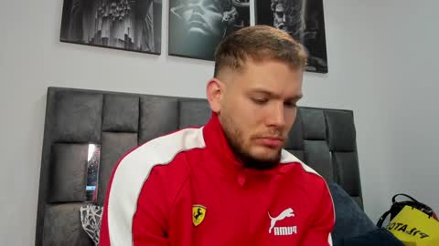 Valentino Ferrari online show from December 22, 2:17 am