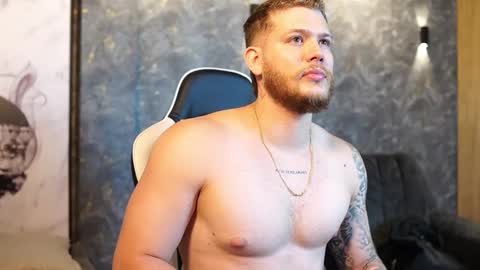 Valentino Ferrari online show from September 25, 4:19 am