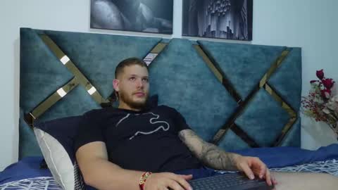 Valentino Ferrari online show from September 30, 1:27 am