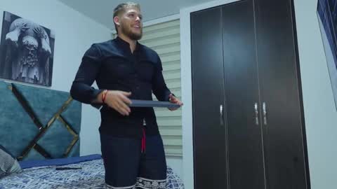 Valentino Ferrari online show from October 15, 2:15 am