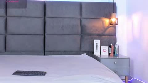 valentino moon online show from September 28, 3:26 am