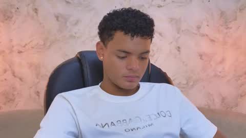 valentino_thompson online show from October 19, 7:07 pm