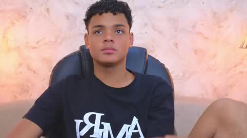 valentino_thompson online show from October 13, 8:00 pm