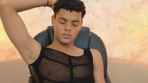 valentino_thompson online show from September 22, 8:46 pm