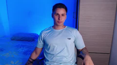 VALENTINO online show from November 9, 9:39 pm