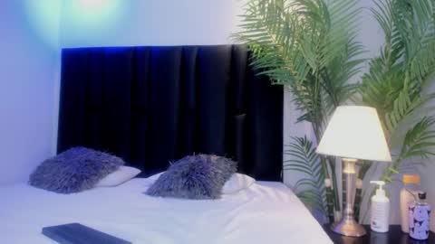 valeri_tafur online show from October 13, 11:56 am