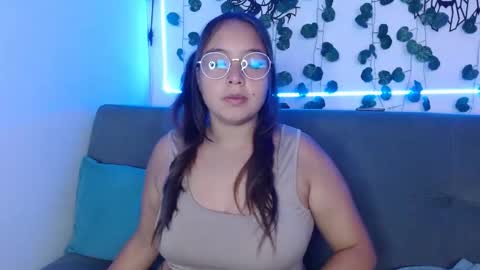 Snapshot of valeria_cherry chatting on January 3, 4:11 am valeria online show from January 3, 4:11 am