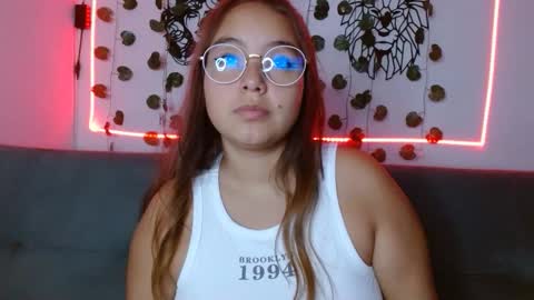 Snapshot of valeria_cherry chatting on January 12, 5:34 am valeria online show from January 12, 5:34 am