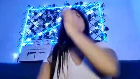 Snapshot of valeria_cherry chatting on February 28, 6:43 am valeria online show from February 28, 6:43 am