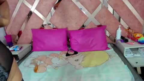 valeria_gil_ online show from March 6, 3:38 am