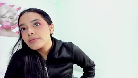 valeria_miller69 online show from April 11, 2:43 pm