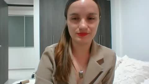 valeriafrannco online show from February 11, 2:37 am