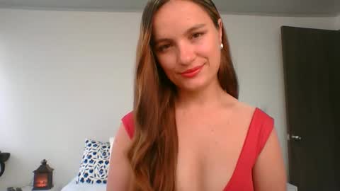 valeriafrannco online show from May 5, 9:42 pm