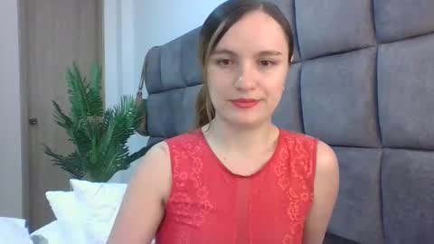 valeriafrannco online show from February 4, 6:46 am