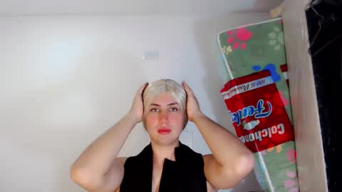 Snapshot of valeriagill_ chatting on September 18, 11:53 pm valeriagill_ online show from September 18, 11:53 pm