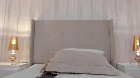 Snapshot of valeriah_ chatting on February 26, 2:27 pm Valeria online show from February 26, 2:27 pm