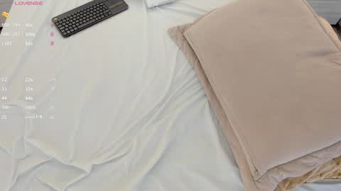 Snapshot of valeriah_ chatting on January 28, 1:49 pm Valeria online show from January 28, 1:49 pm