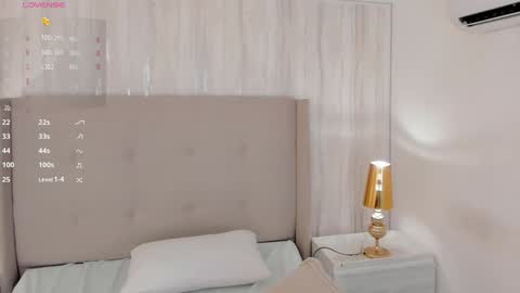 Snapshot of valeriah_ chatting on January 24, 4:49 pm Valeria online show from January 24, 4:49 pm