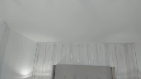 Snapshot of valeriah_ chatting on February 6, 10:14 am Valeria online show from February 6, 10:14 am