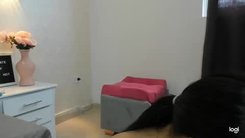 valeriajons online show from October 3, 4:37 pm