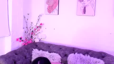 Snapshot of valeriaruiz_1 chatting on December 27, 6:42 pm Valeria online show from December 27, 6:42 pm