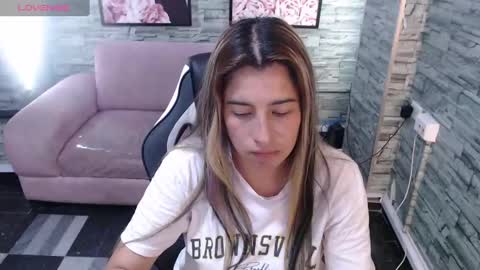 Snapshot of valerie_b chatting on February 7, 6:45 am valerie_b online show from February 7, 6:45 am