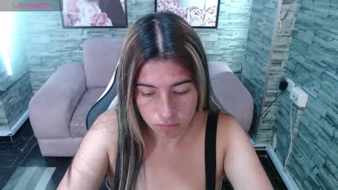 Snapshot of valerie_b chatting on February 6, 9:11 am valerie_b online show from February 6, 9:11 am