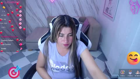 Snapshot of valerie_b chatting on January 28, 9:08 am valerie_b online show from January 28, 9:08 am
