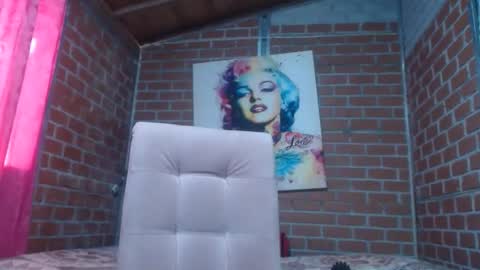 Snapshot of valerie_rousse chatting on January 15, 8:48 pm valerie_rousse online show from January 15, 8:48 pm