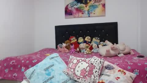 Snapshot of valerie_rousse chatting on February 25, 2:14 am valerie_rousse online show from February 25, 2:14 am
