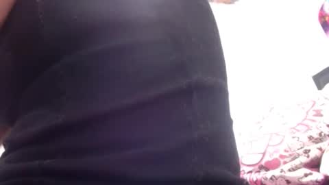 Snapshot of valerie_rousse chatting on February 11, 11:22 pm valerie_rousse online show from February 11, 11:22 pm
