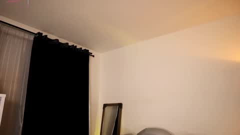 Snapshot of valeriebony chatting on September 12, 4:03 am Valerie Style3 online show from September 12, 4:03 am