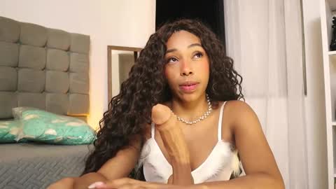 Snapshot of valeriebony chatting on February 10, 7:15 am Valerie Style3 online show from February 10, 7:15 am