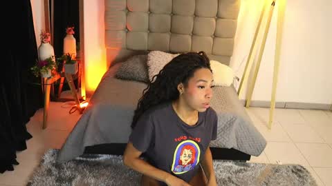 Snapshot of valeriebony chatting on March 10, 3:45 am Valerie Style3 online show from March 10, 3:45 am