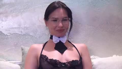 Valerie online show from February 14, 1:02 am