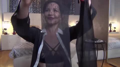 Valerie online show from November 22, 1:31 pm