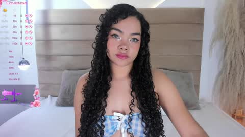 Snapshot of valeriediazx chatting on February 8, 12:06 pm valeri online show from February 8, 12:06 pm