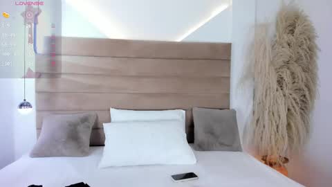 Snapshot of valeriediazx chatting on March 5, 12:11 pm valeri online show from March 5, 12:11 pm
