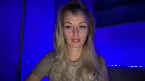 Valerie  online show from January 7, 11:10 pm